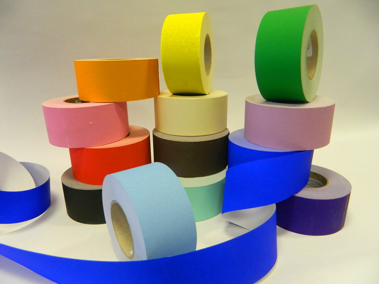 Paper border rolls in a variety of colours