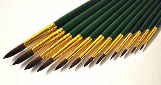 Brushes in various sizes