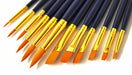 Brushes in various sizes